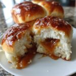 Fastelavnsboller med karamelfyld