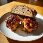 Frikadeller med rugbrød