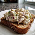 Hønsesalat på rugbrød