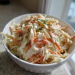 Coleslaw med æble