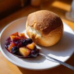 Fastelavnsboller med frugtkompot