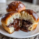 Fastelavnsboller med mørk chokolade