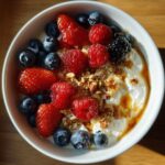 Græsk yoghurt med frugt og nødder
