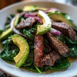 Oksekødssalat med avocado