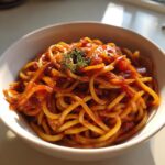 Nudler med tomatsauce