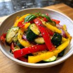 Peberfrugt- og zucchinisalat