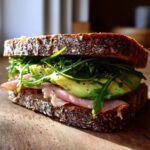 Rugbrødssandwich med avocado