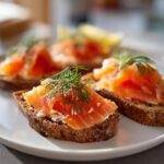Små sandwiches med laks