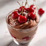 Chokolade-kirsebær mousse