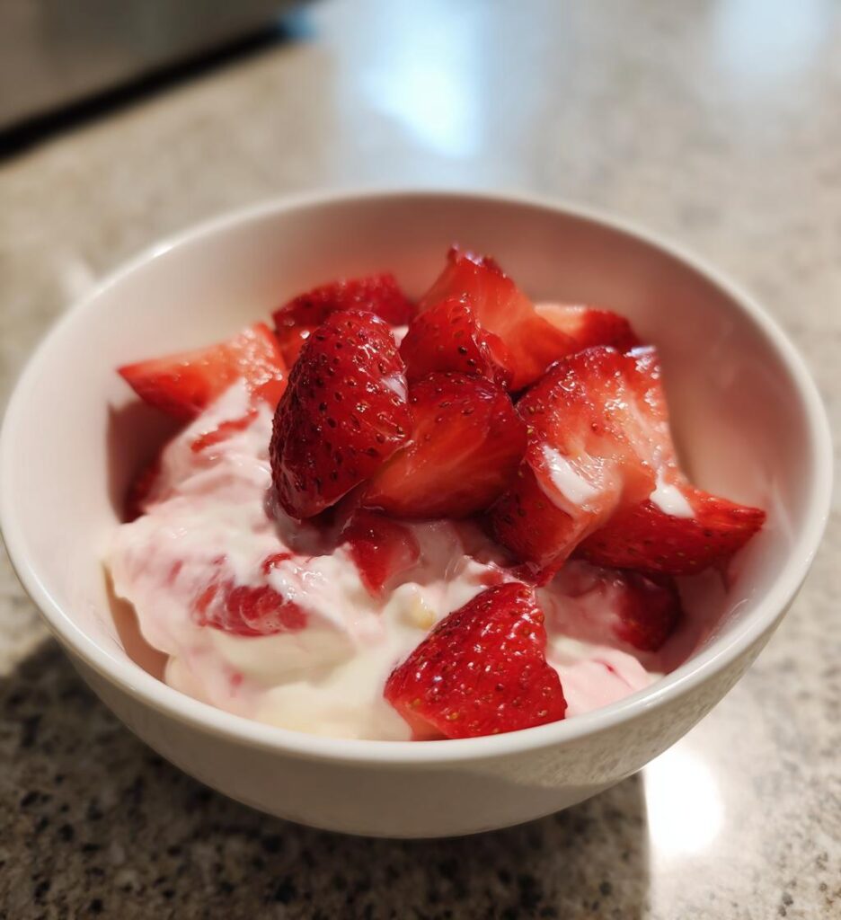 Jordbær-yoghurt dessert